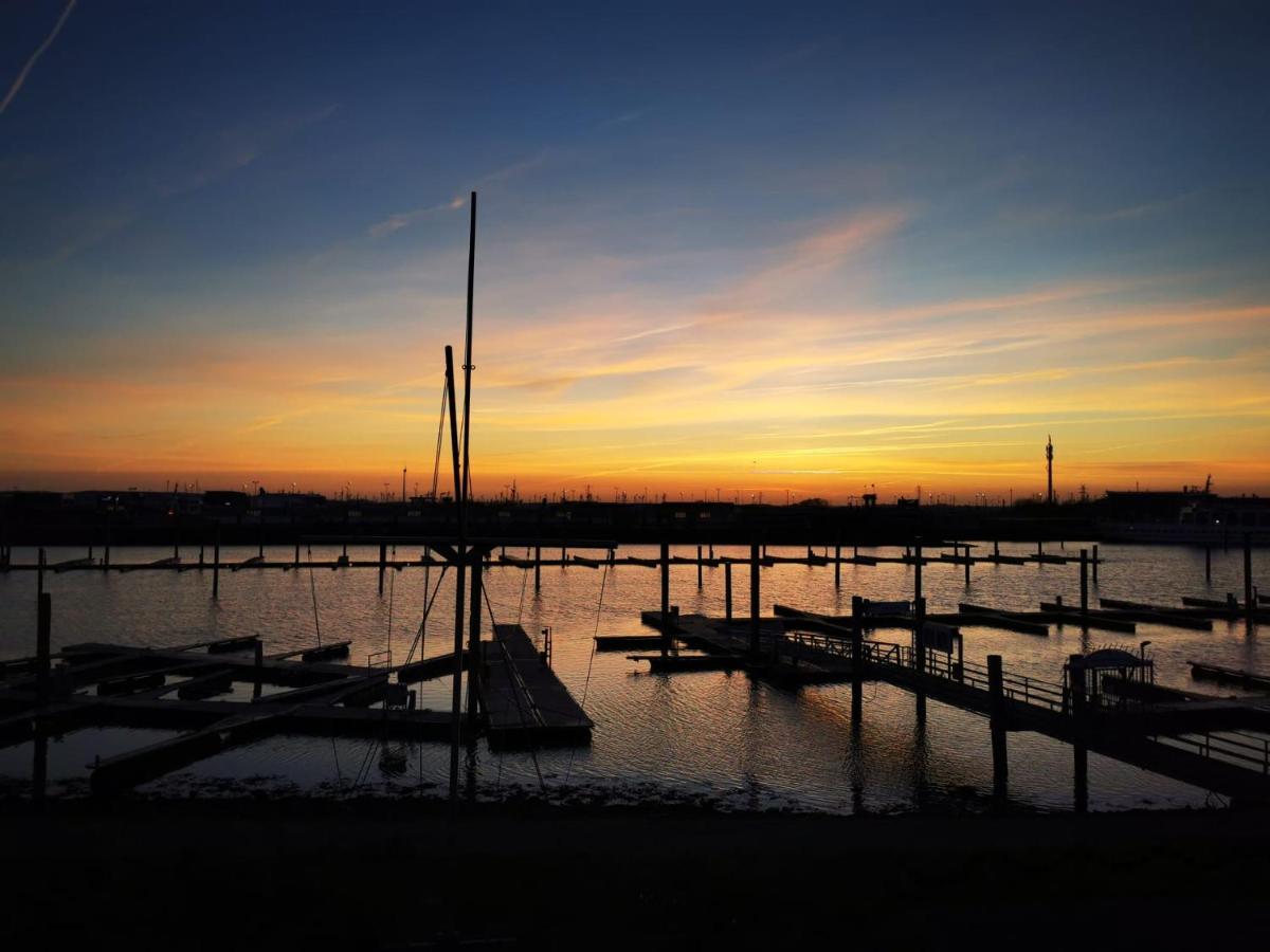 Hotel Am Deich Norddeich  Bagian luar foto